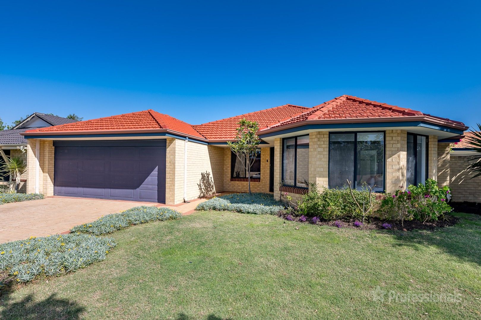 4 bedrooms House in 10 Orwell Way BUTLER WA, 6036