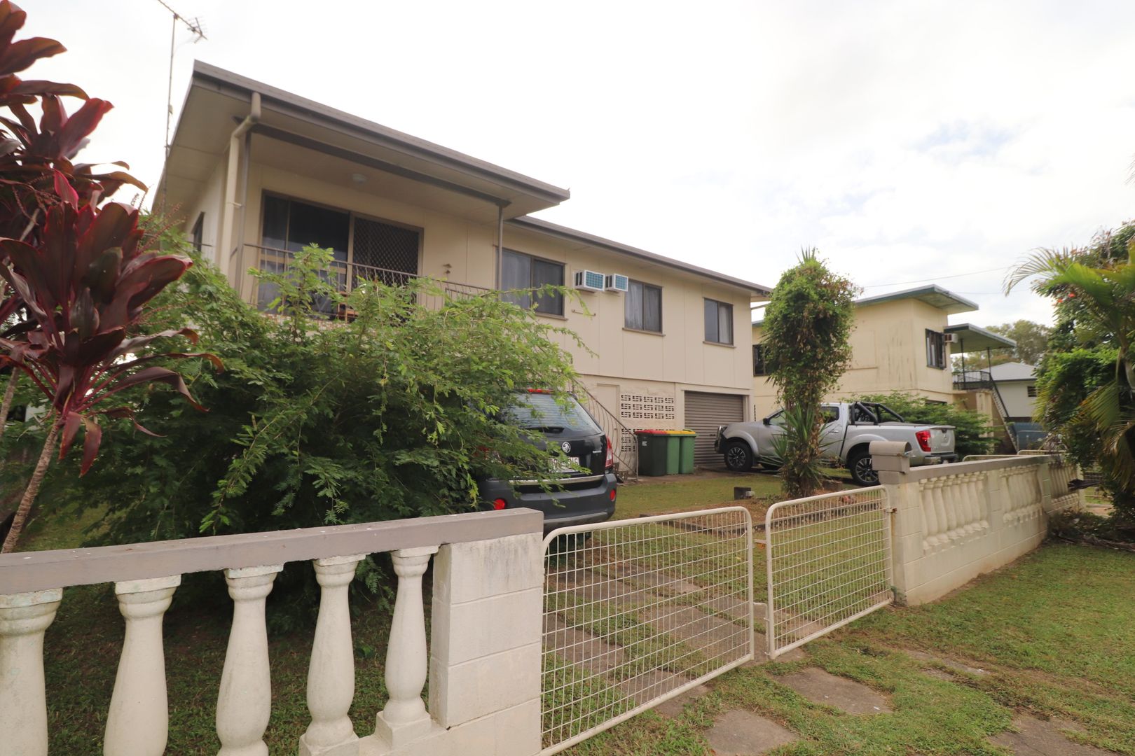 4 bedrooms House in 9 Gard Street INGHAM QLD, 4850