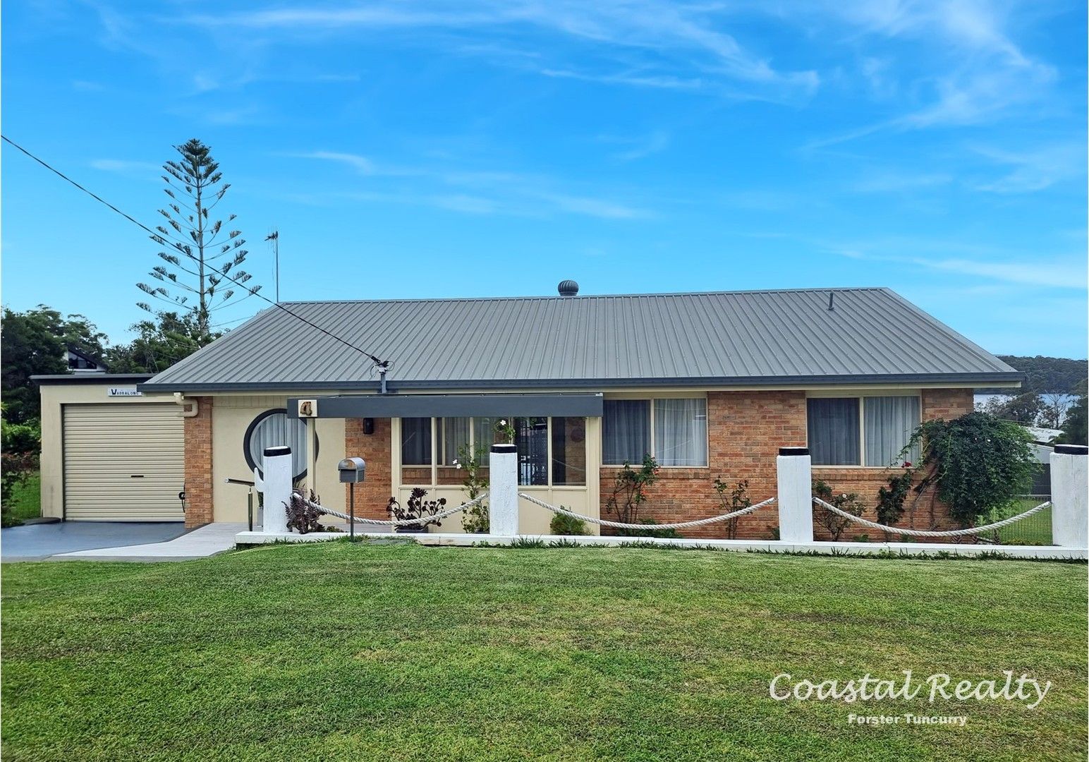 4 Warralong Street, Coomba Park NSW 2428, Image 1