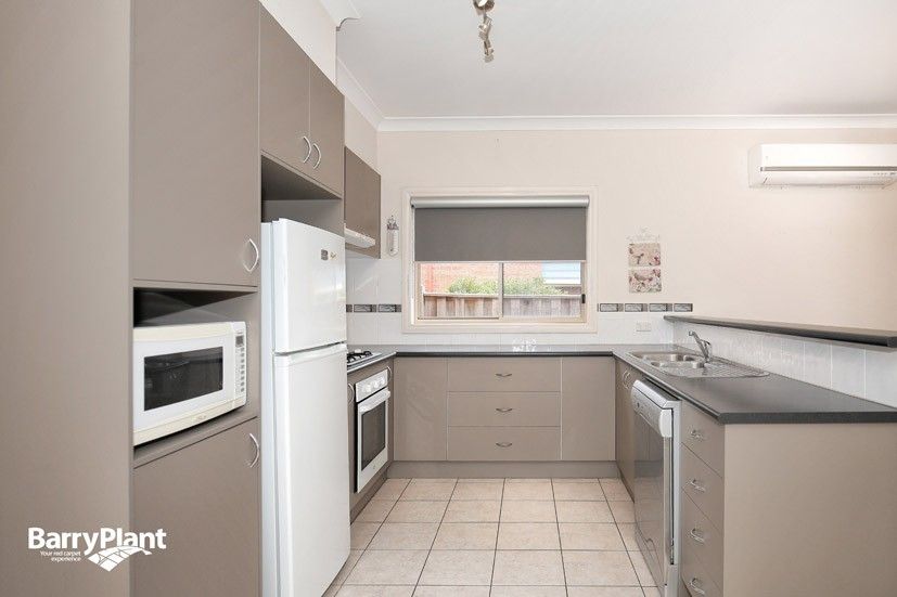 11 Beechville Place, Craigieburn VIC 3064, Image 1