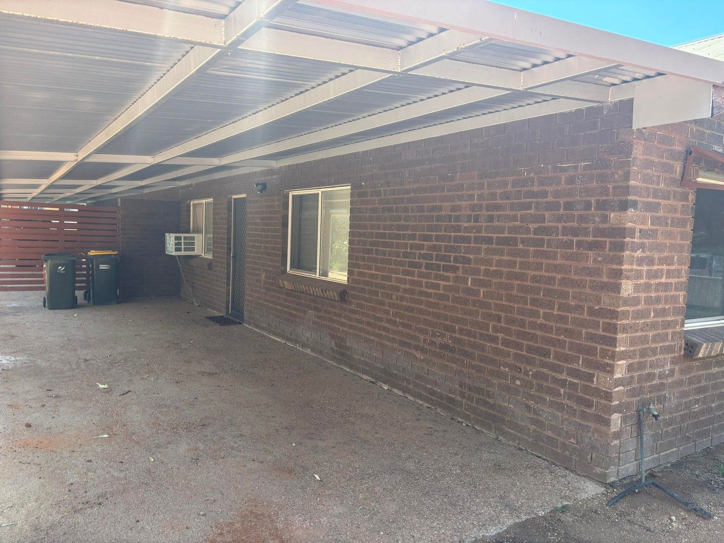 3 bedrooms Apartment / Unit / Flat in 1/10 Helenor Crescent NARRANDERA NSW, 2700