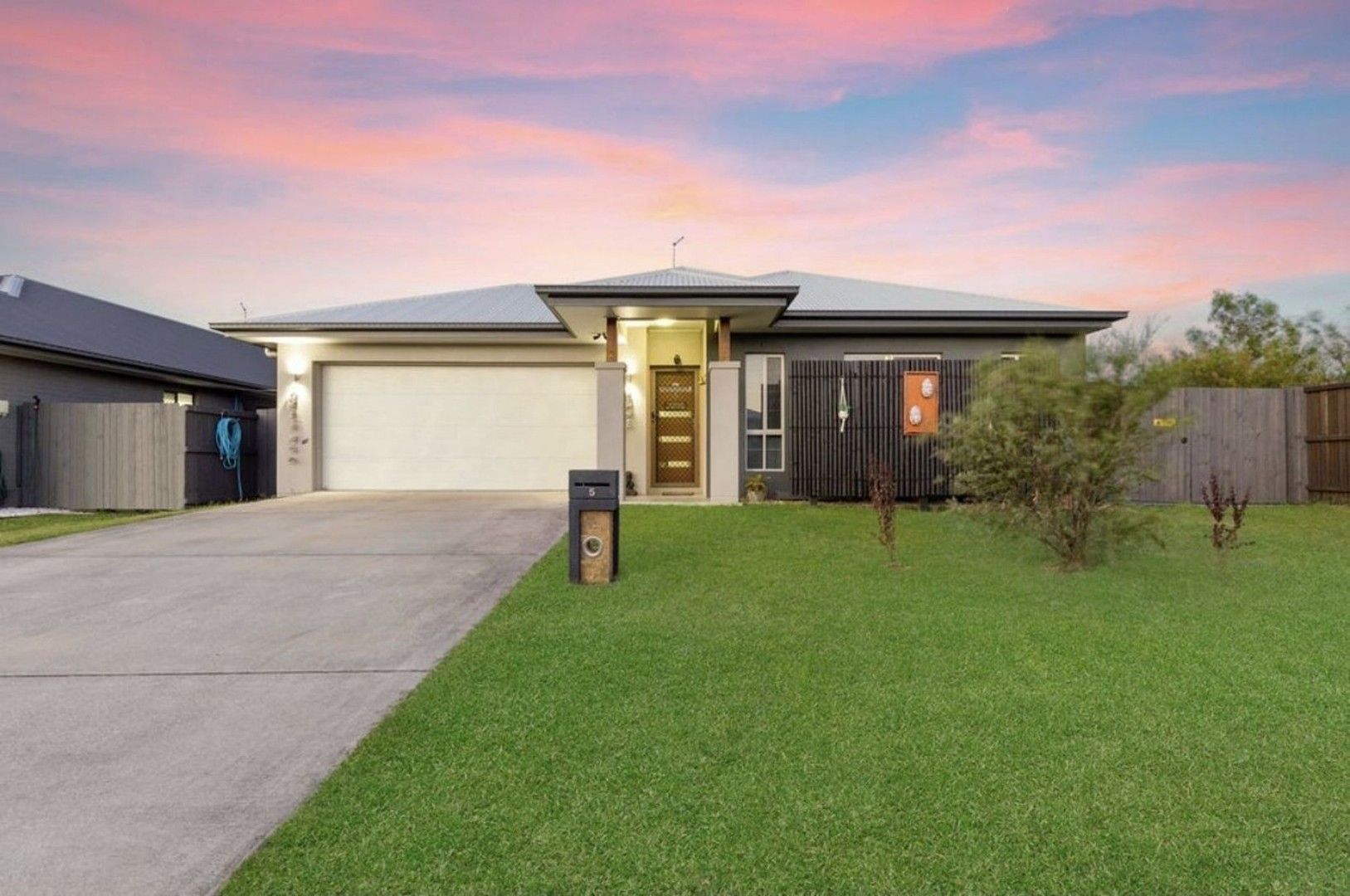 4 bedrooms House in 5 Dent Crescent BURPENGARY EAST QLD, 4505