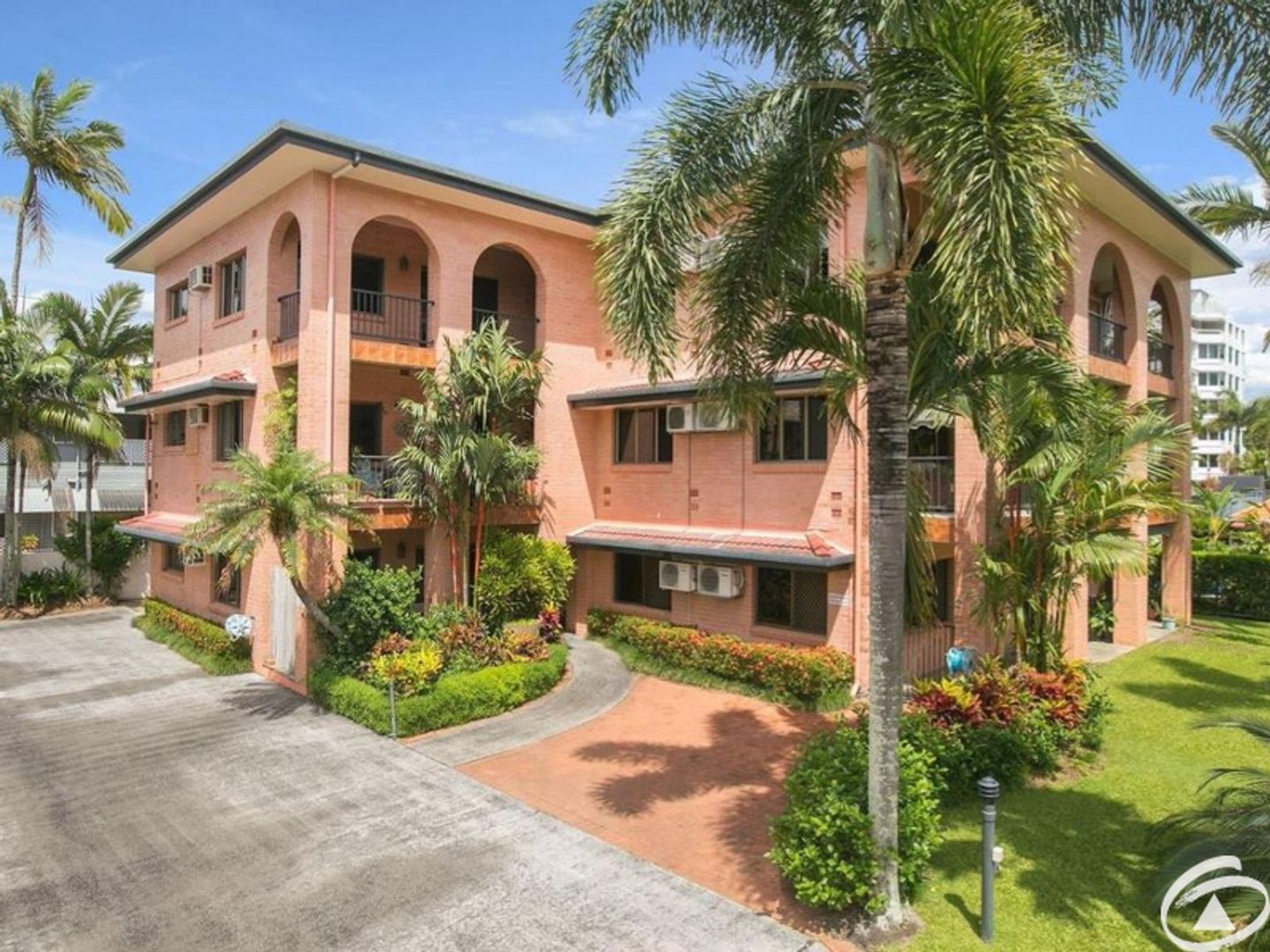 2/271-273 Esplanade , Cairns North QLD 4870