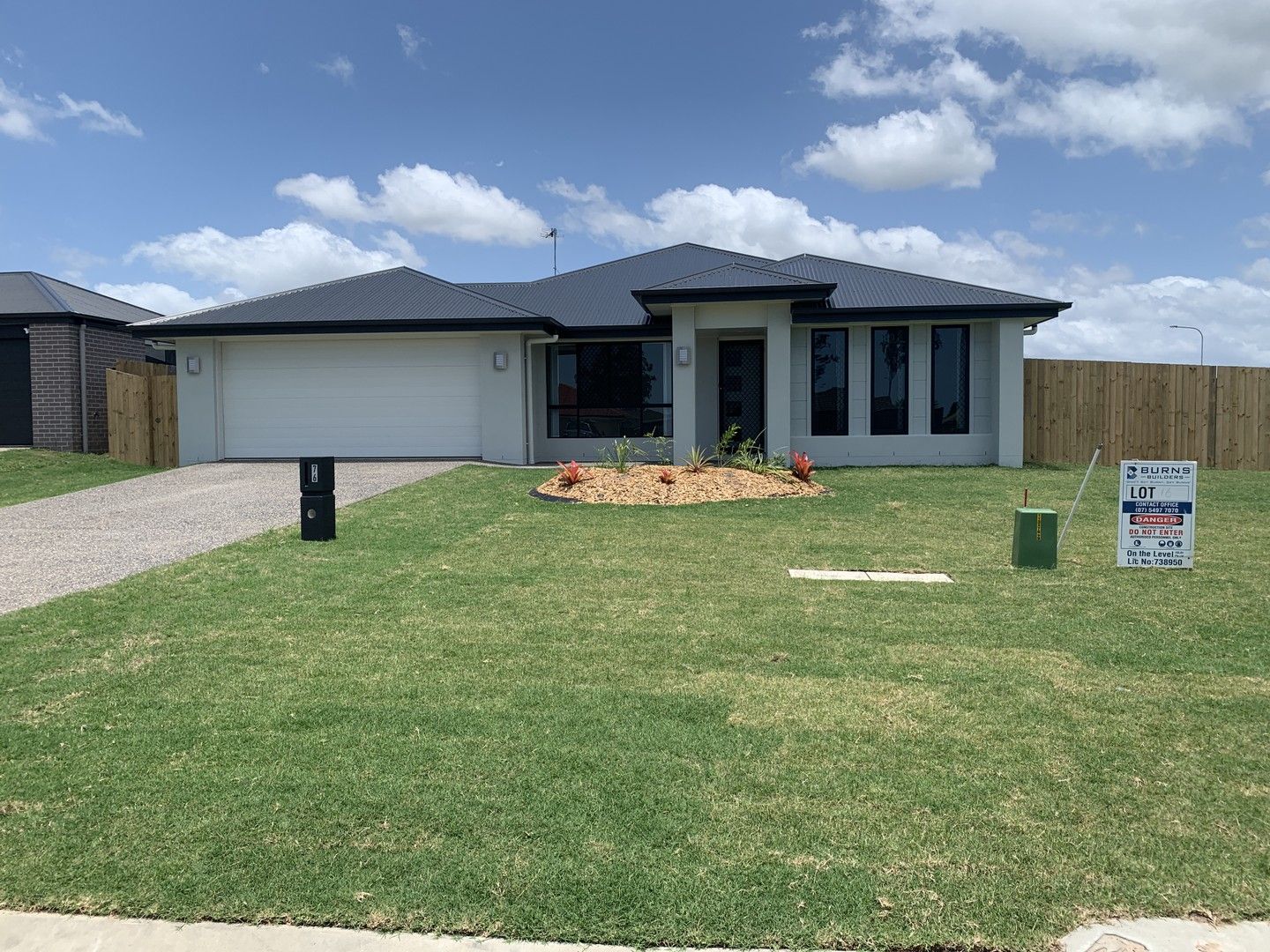 4 bedrooms House in 76 Martin Street PIALBA QLD, 4655