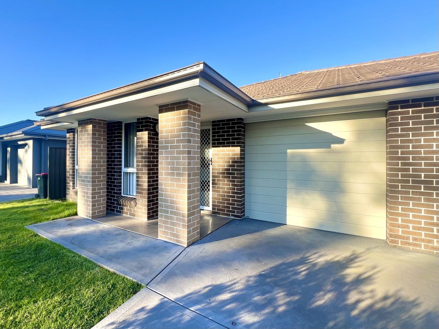 3 bedrooms House in 28 Clinton Way HAMLYN TERRACE NSW, 2259