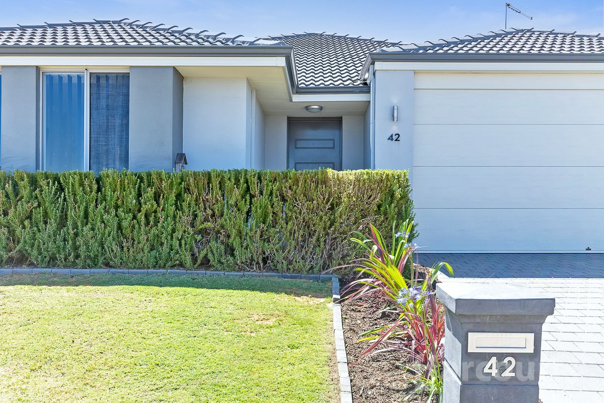 42 Fairbourne Approach, Butler WA 6036, Image 2