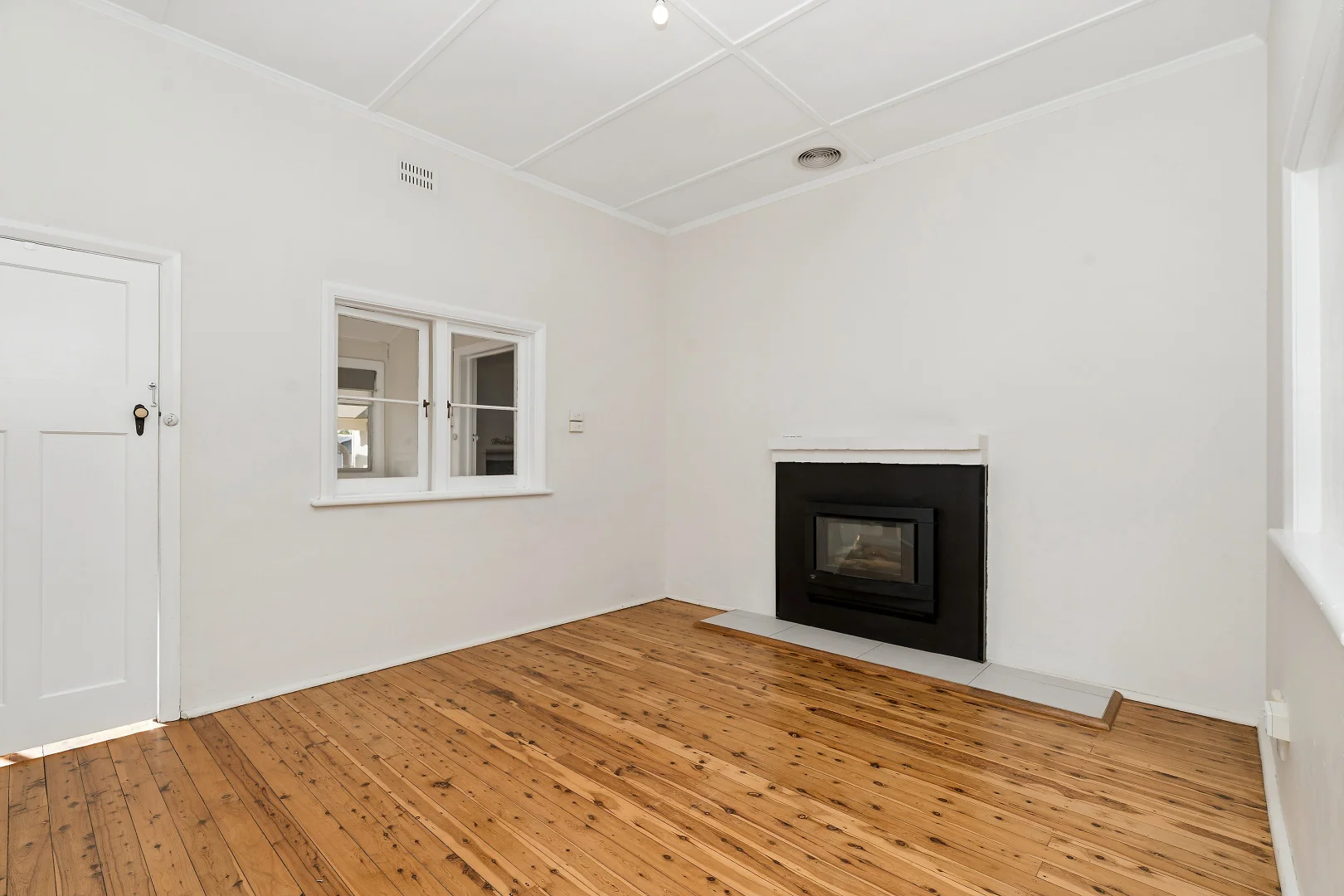 Additional image 5 of 10 Lilac Avenue, Leeton NSW 2705