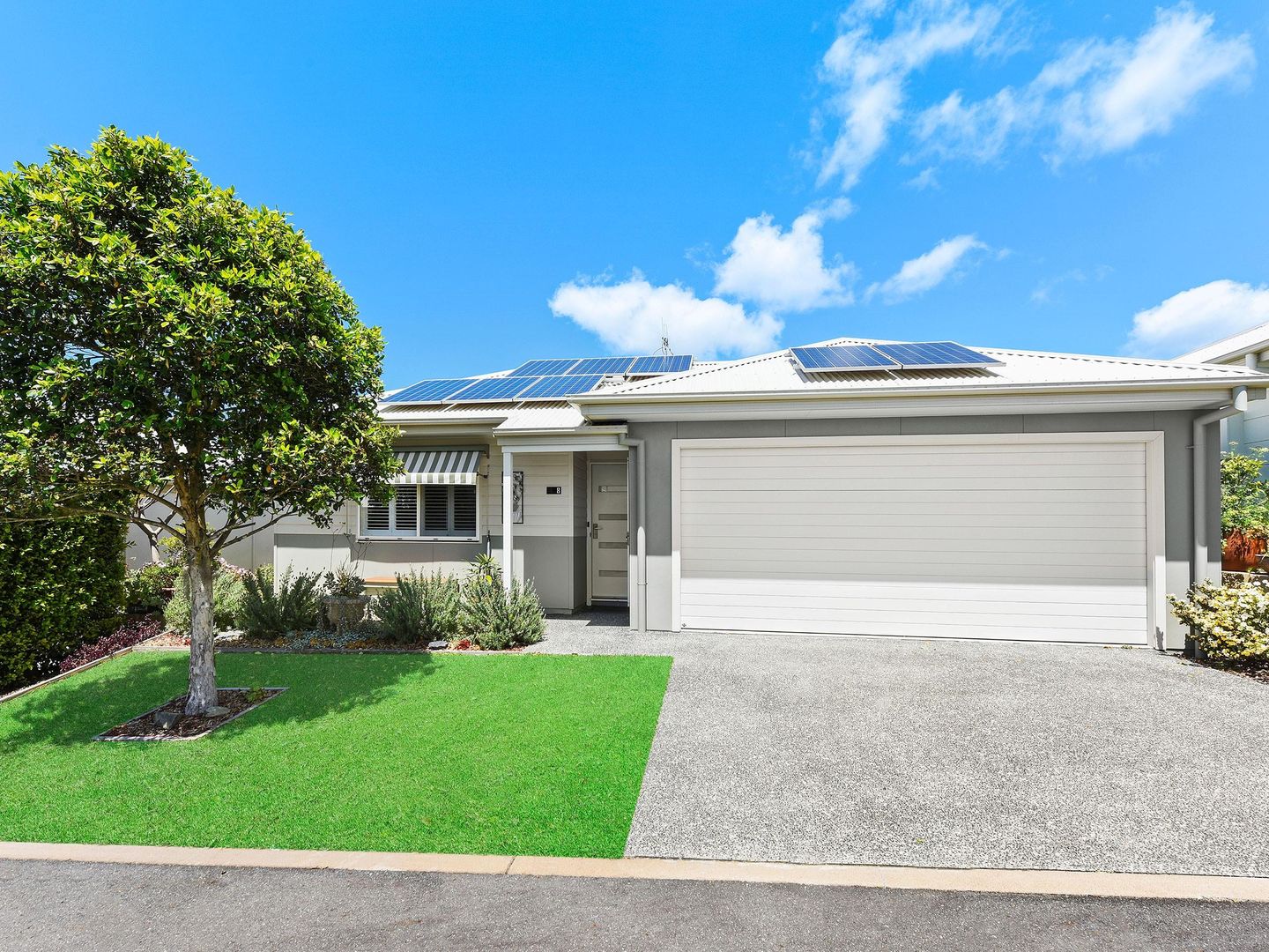 8 Southern Ocean Street, Lake Cathie Property History & Address