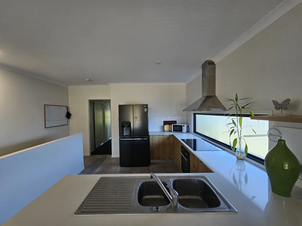 Additional image 2 of 42 Altmann Avenue, Cannonvale QLD 4802