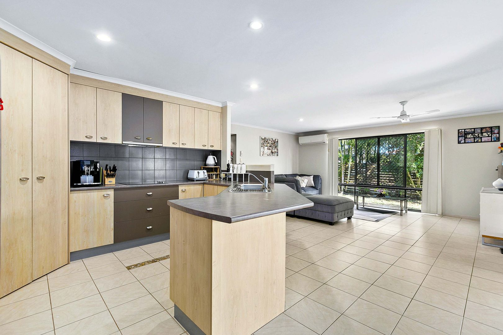 42 Heather Way, Urraween QLD 4655, Image 2