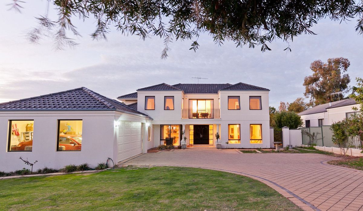 5 bedrooms House in 69 Waratah Avenue DALKEITH WA, 6009