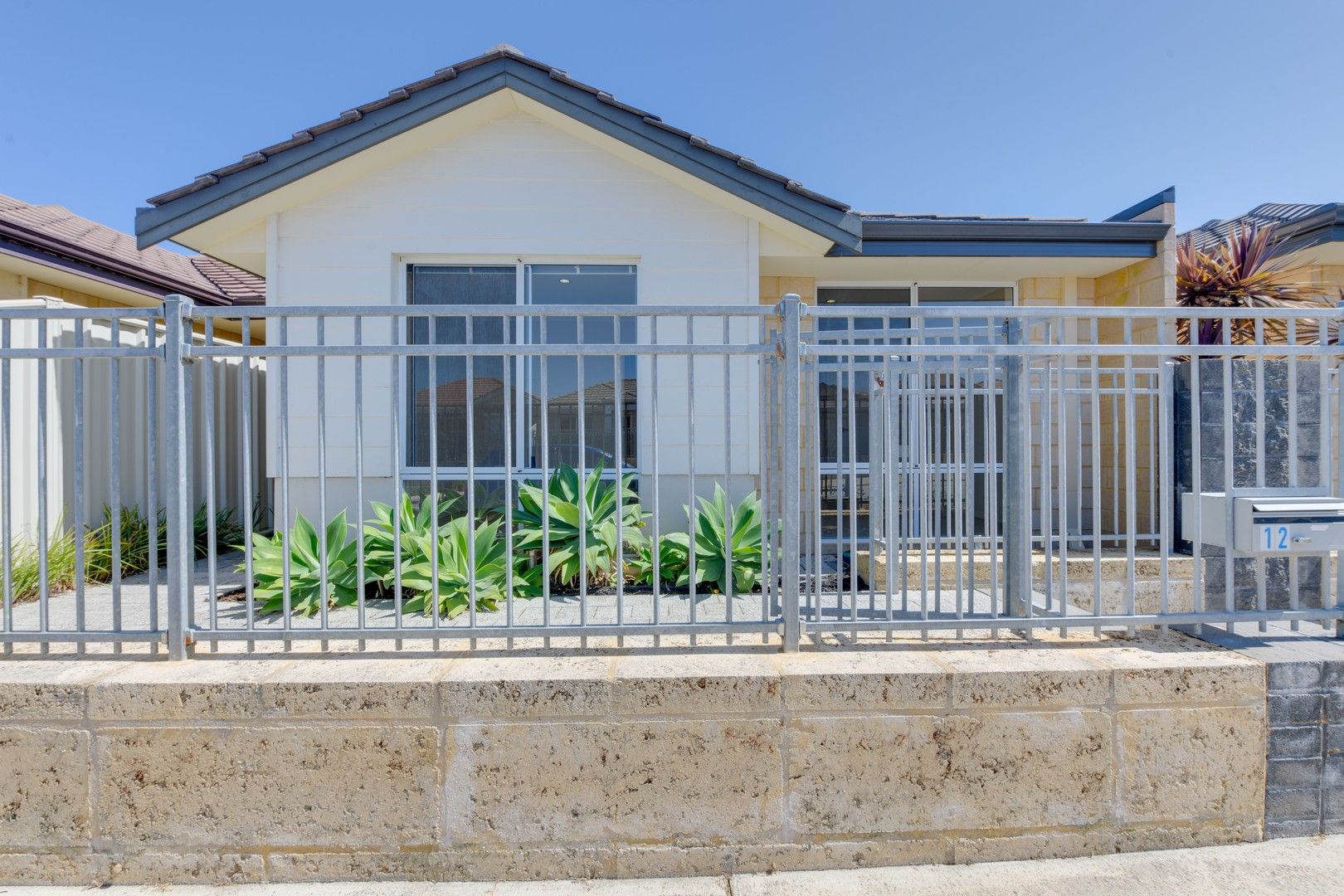 3 bedrooms House in 12 Kalli Street GOLDEN BAY WA, 6174