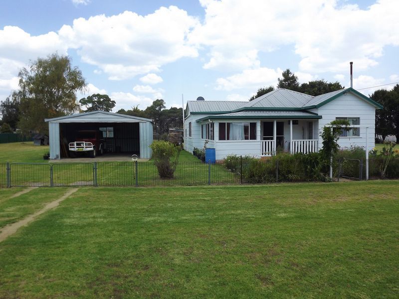 31 Victoria Street, Red Range NSW 2370, Image 0