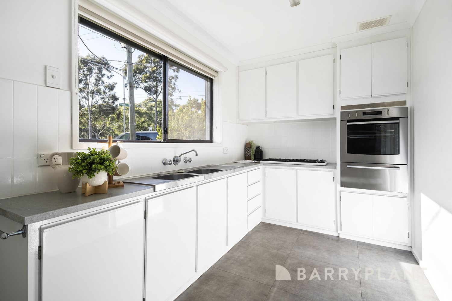 1/1035-1037 Plenty Road, Kingsbury VIC 3083, Image 2