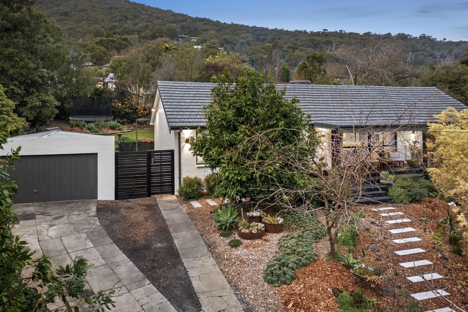 3 bedrooms House in 13 Stockton Avenue FERNTREE GULLY VIC, 3156