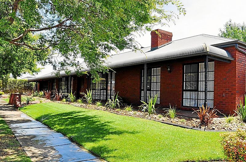 9 Gleneagles Drive, Melton West Property History & Address Research