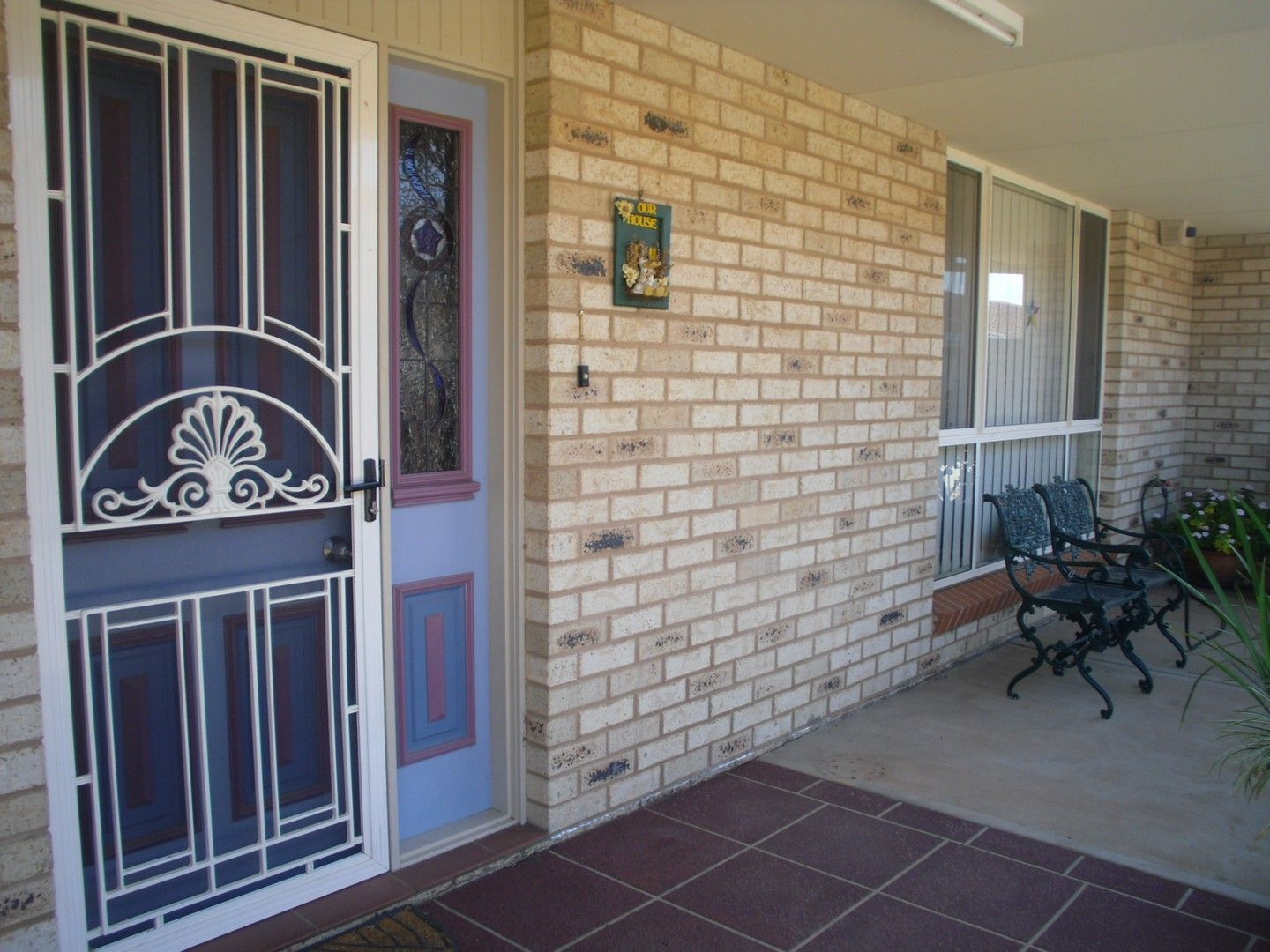 3 bedrooms Townhouse in 1/44 Brolgan Road PARKES NSW, 2870