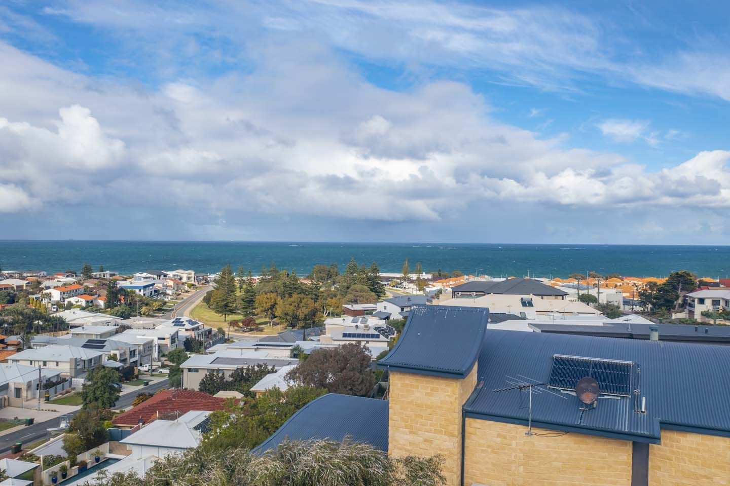 5 bedrooms House in 24 Hawkins Avenue SORRENTO WA, 6020