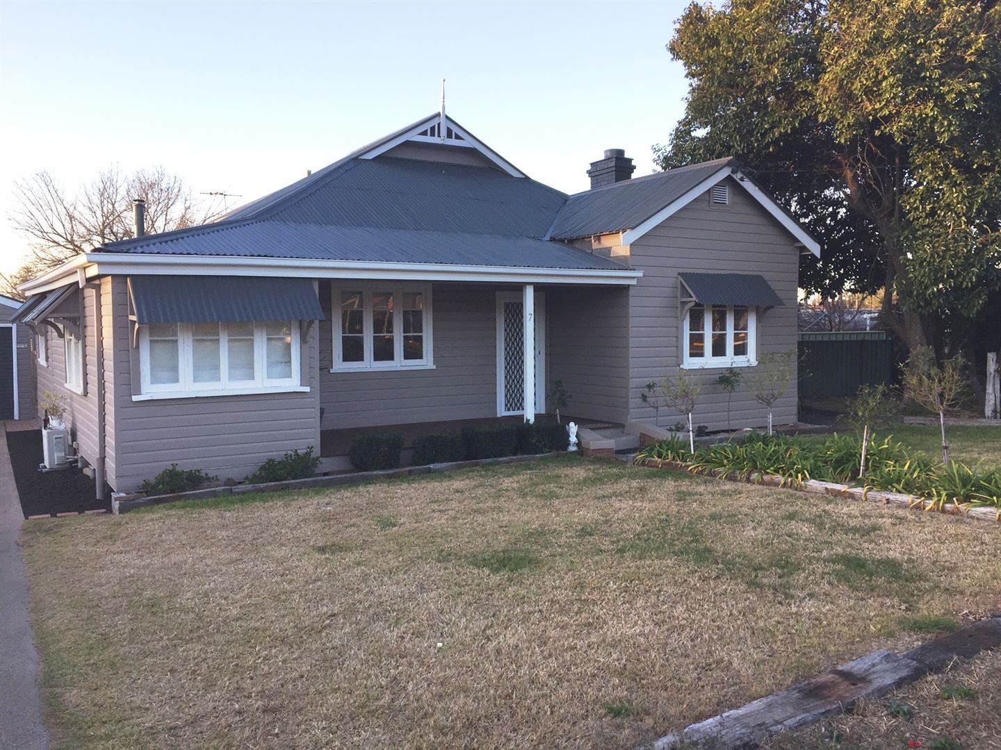 Coonabarabran NSW 2357 4 beds house for Sale, 260,000 2015927064