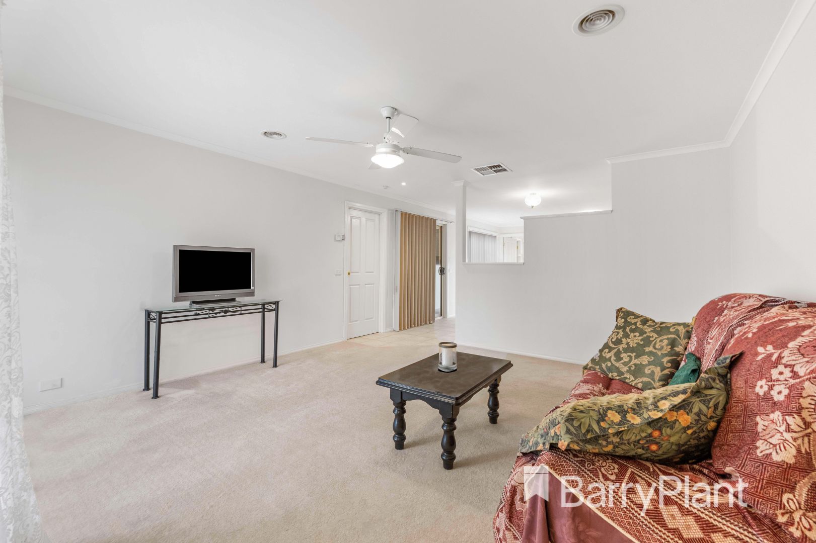 2/4 Hotham Crescent, Hoppers Crossing VIC 3029, Image 1