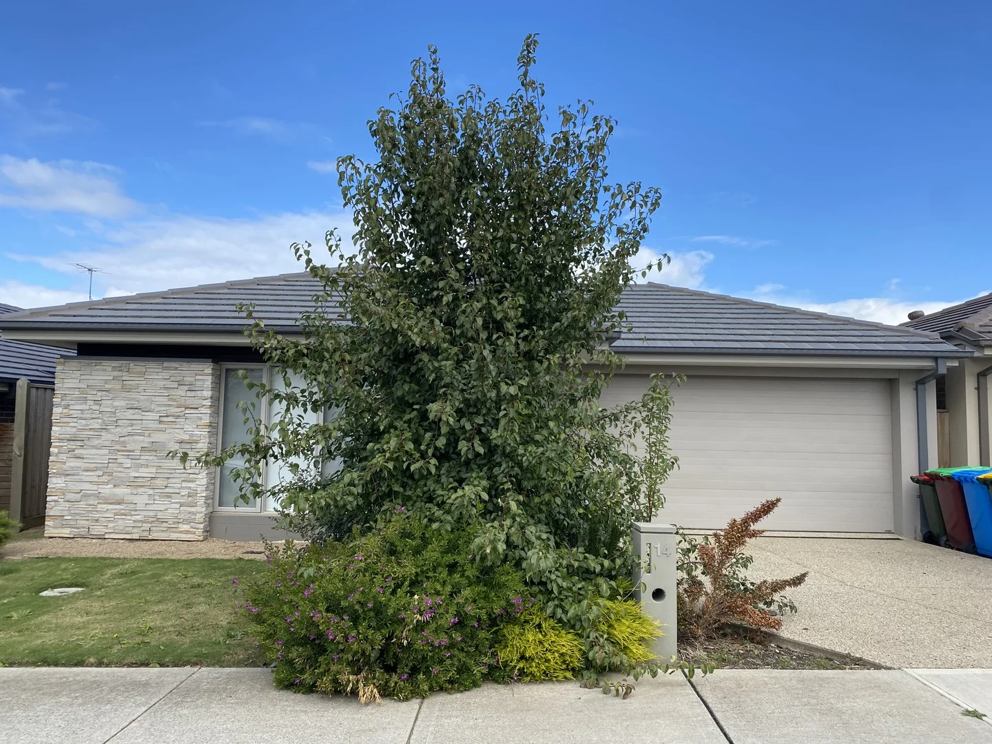14 Midfield Way, Clyde VIC 3978