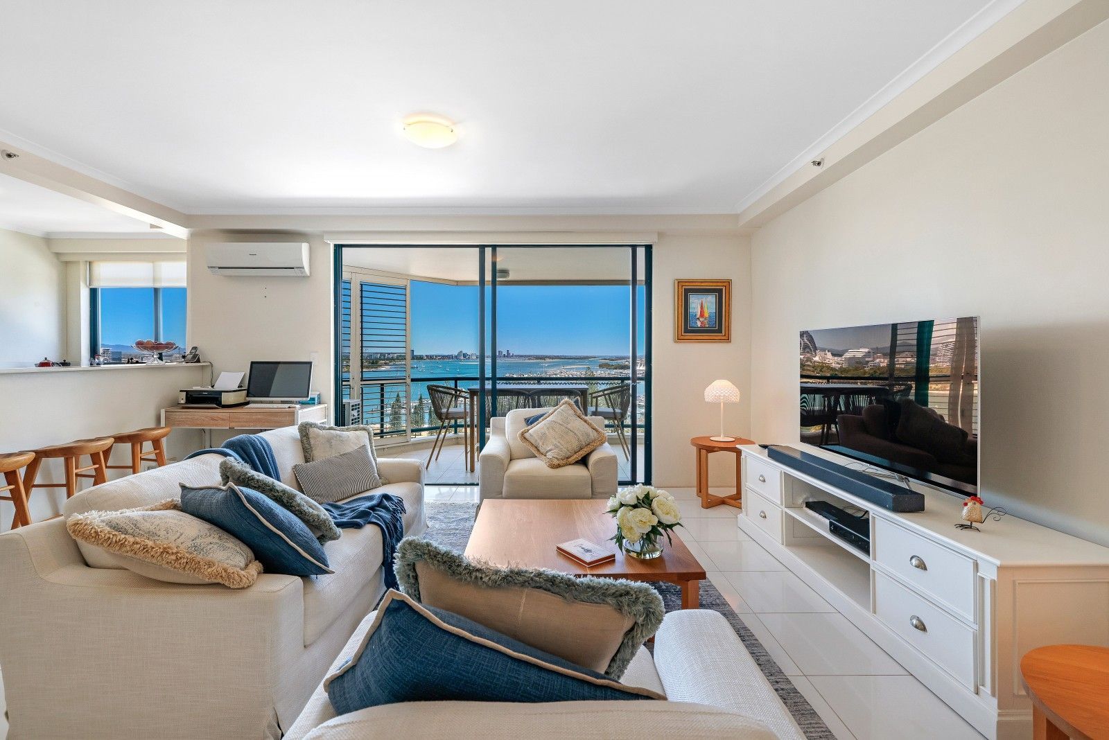 48/22 Montgomery Avenue, Main Beach QLD 4217, Image 2