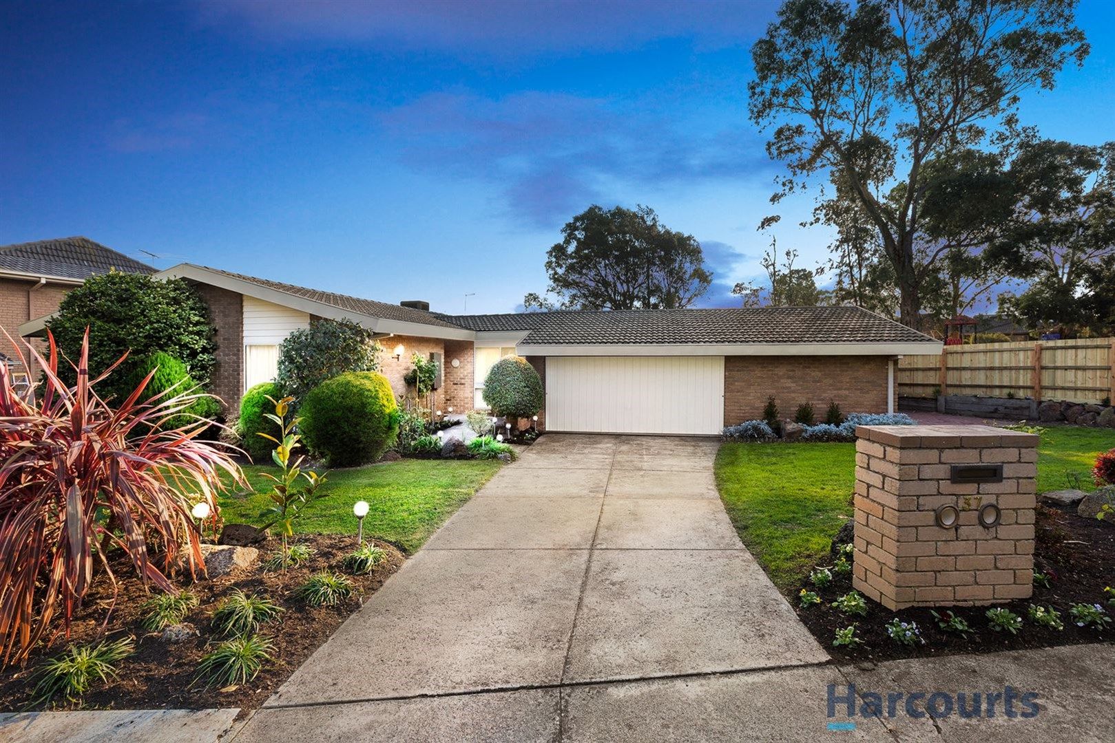 37 Mannering Drive, Glen Waverley VIC 3150, Image 0