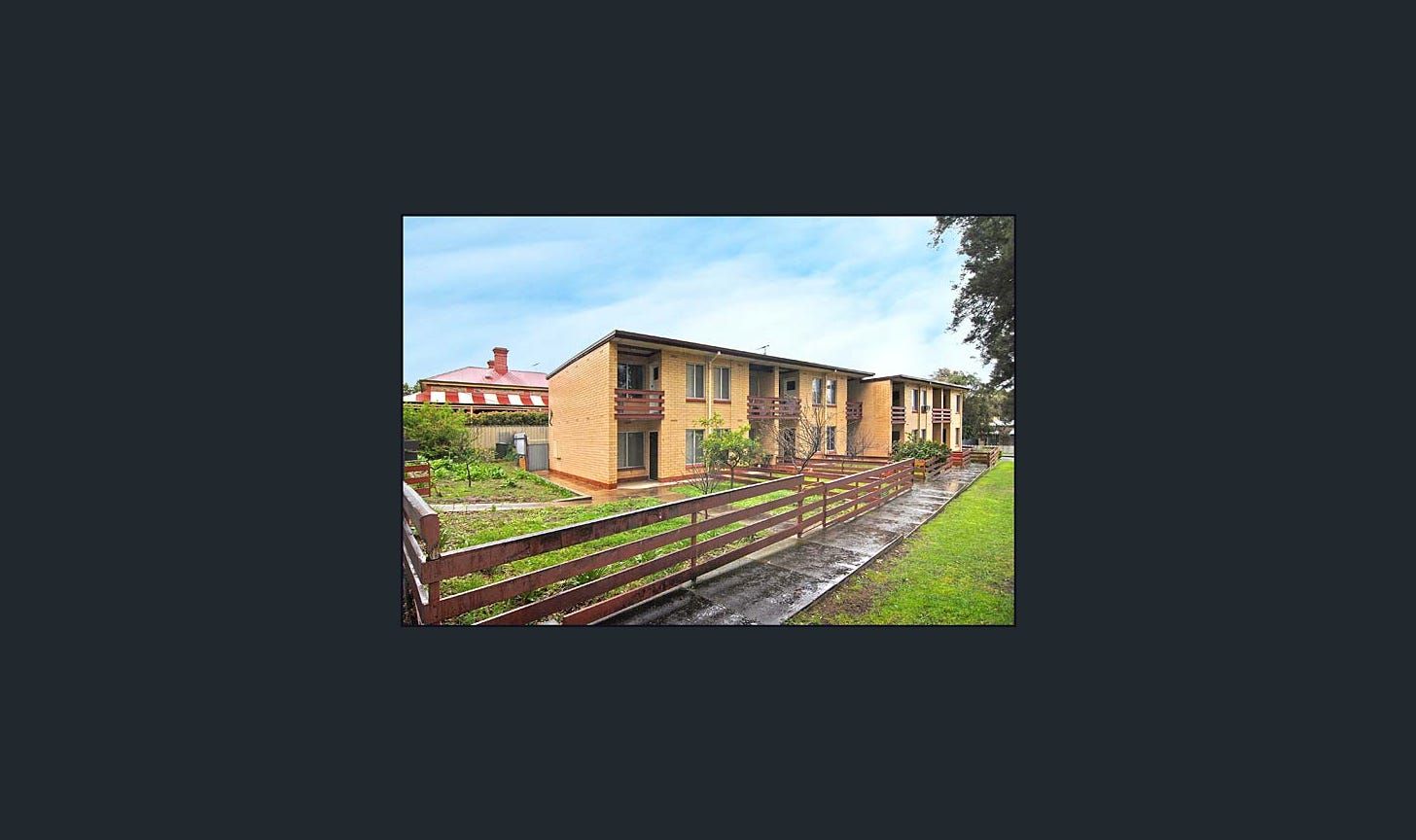 2 bedrooms Townhouse in 4/5 Loch Street STEPNEY SA, 5069