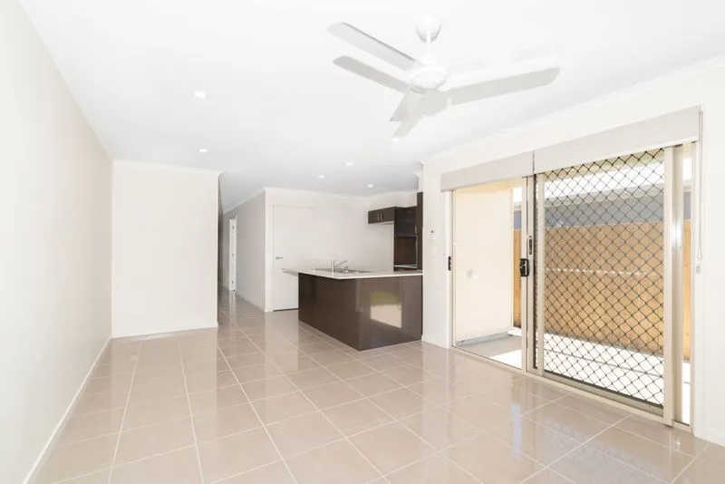 3 BEDROOM DUPLEX- Water included in rent! - View 4