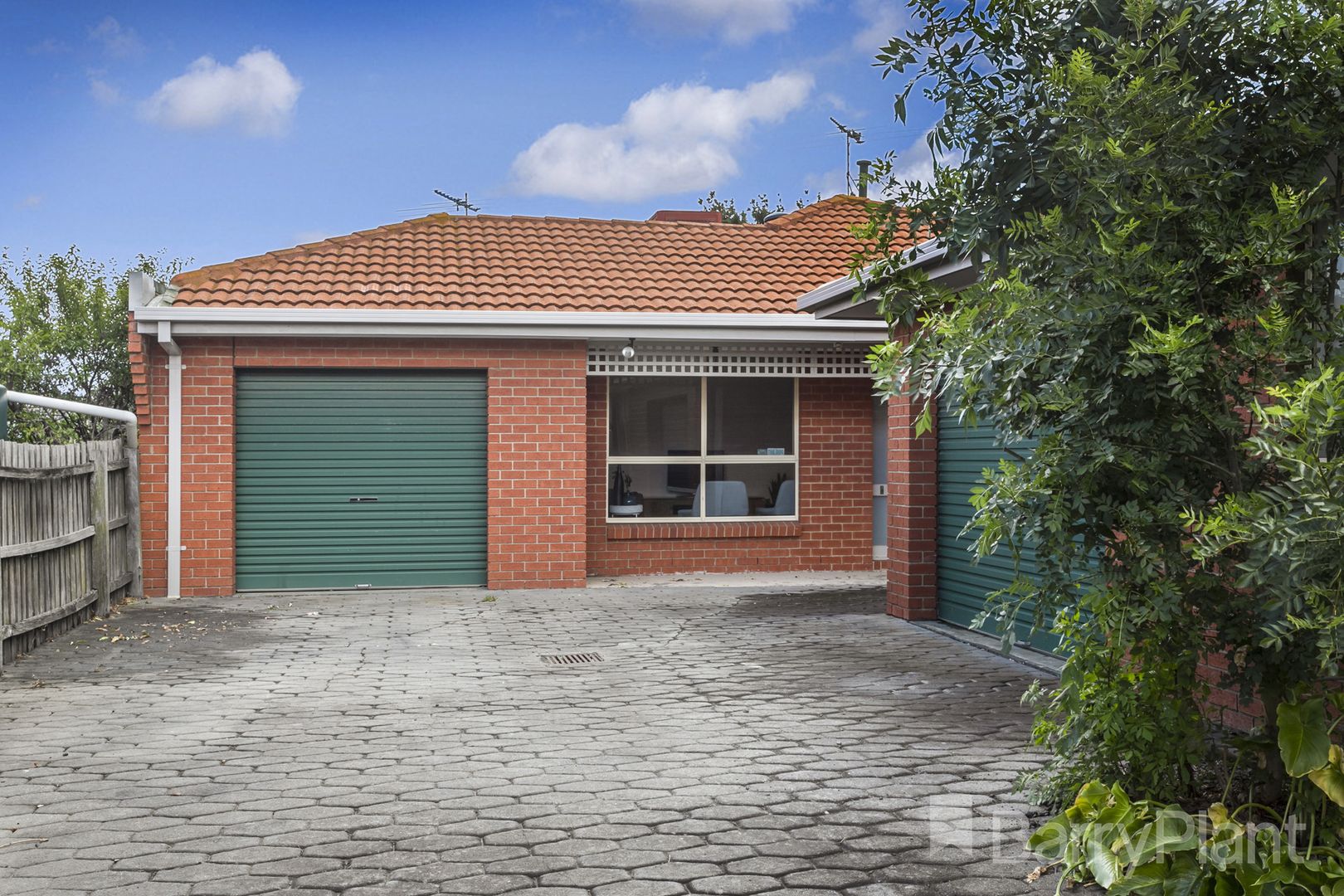 2/3 Waratah Avenue, Tullamarine VIC 3043, Image 1