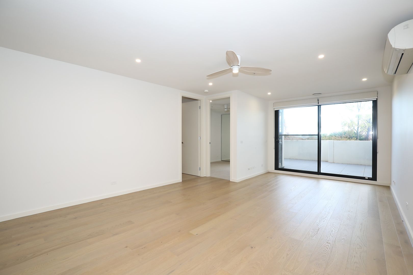 121/3-11 Mitchell Street, Doncaster East VIC 3109, Image 1