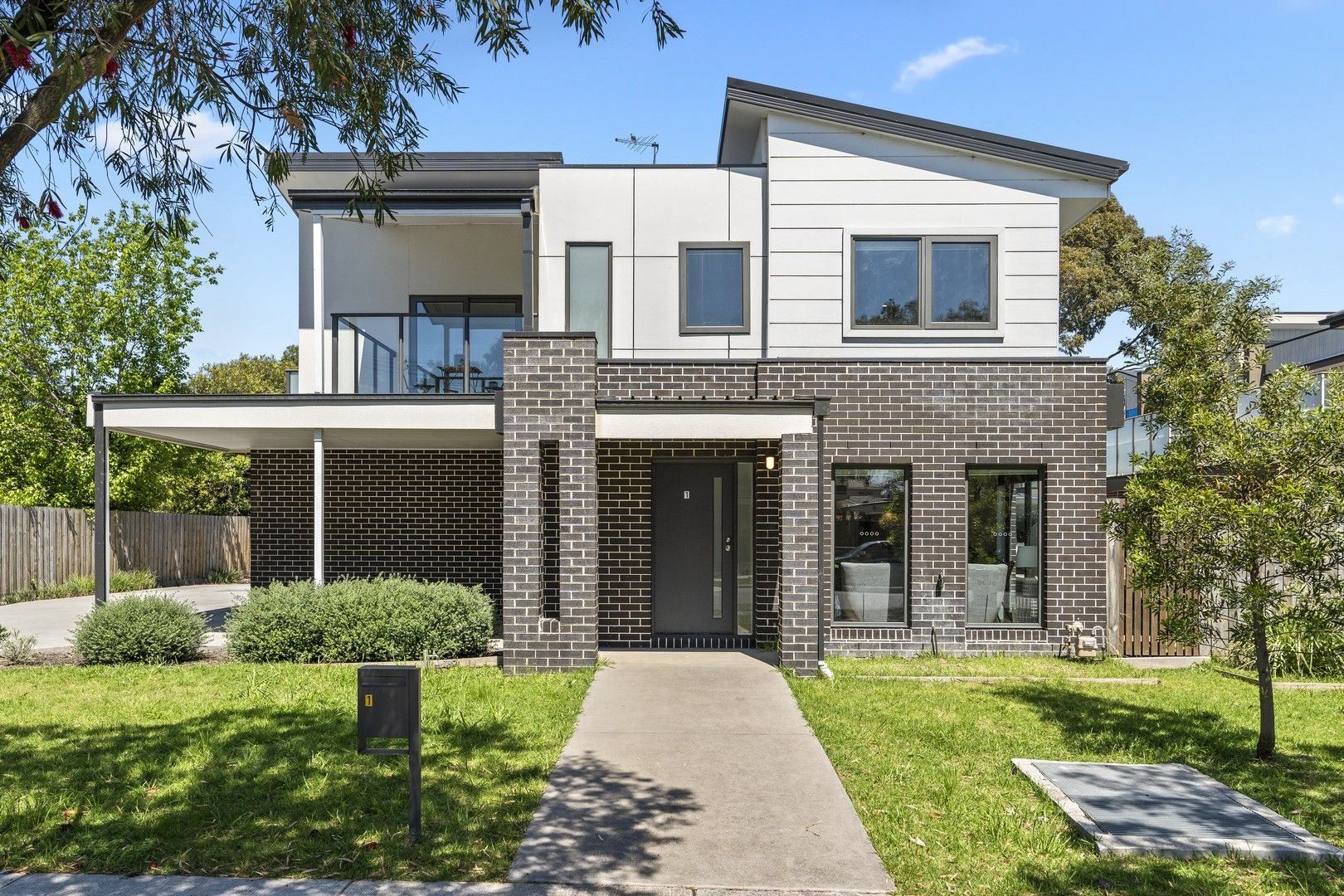 2 bedrooms Townhouse in 1/3 Conway Court BORONIA VIC, 3155