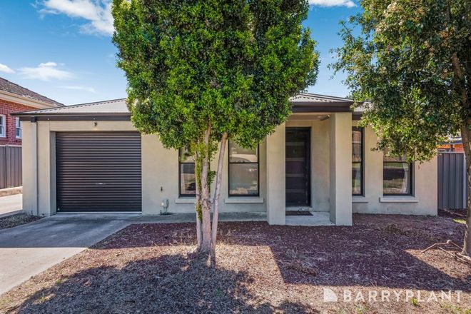 Picture of 1/204 Neale Street, FLORA HILL VIC 3550