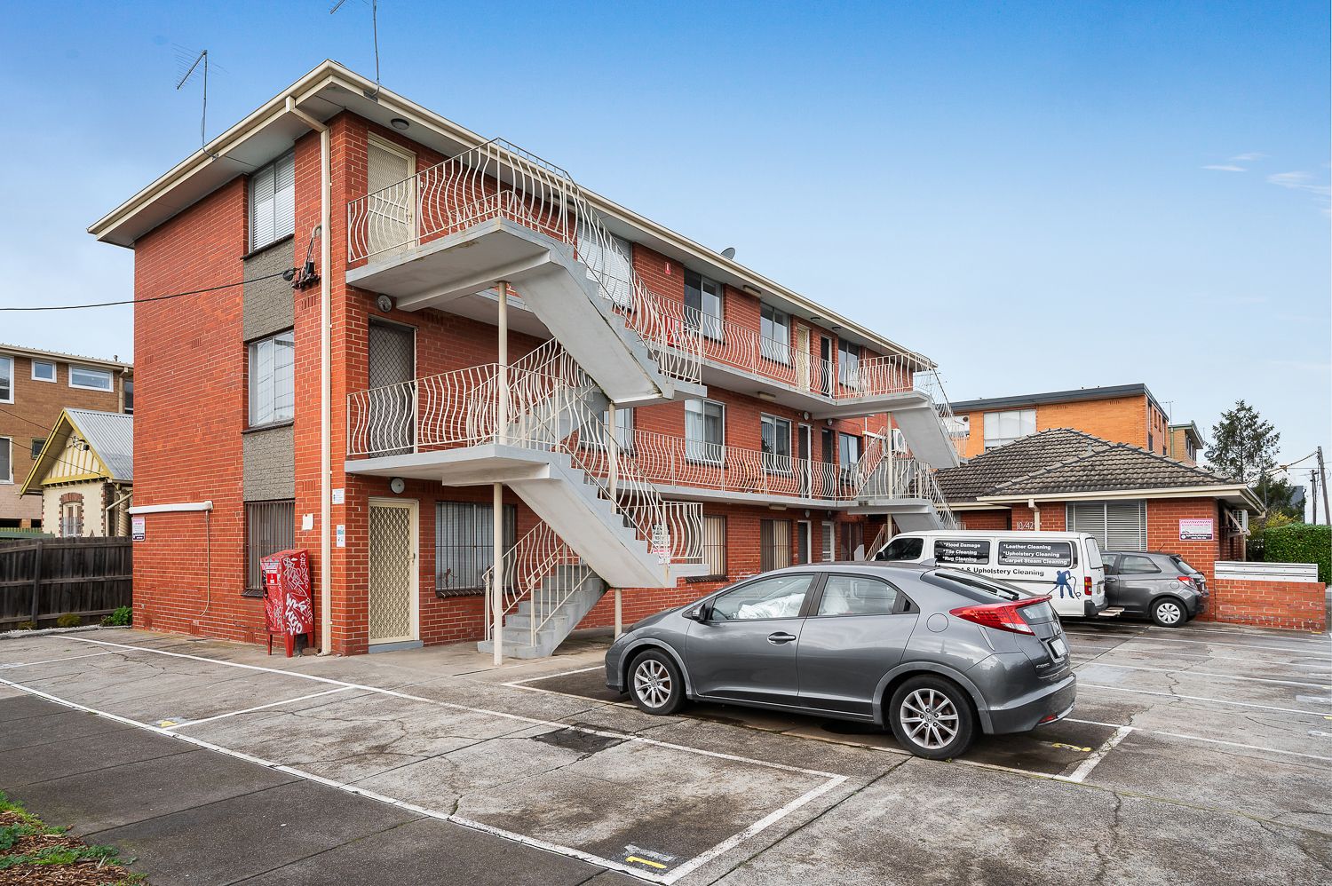 2 bedrooms Apartment / Unit / Flat in 4/42 Baker Street RICHMOND VIC, 3121