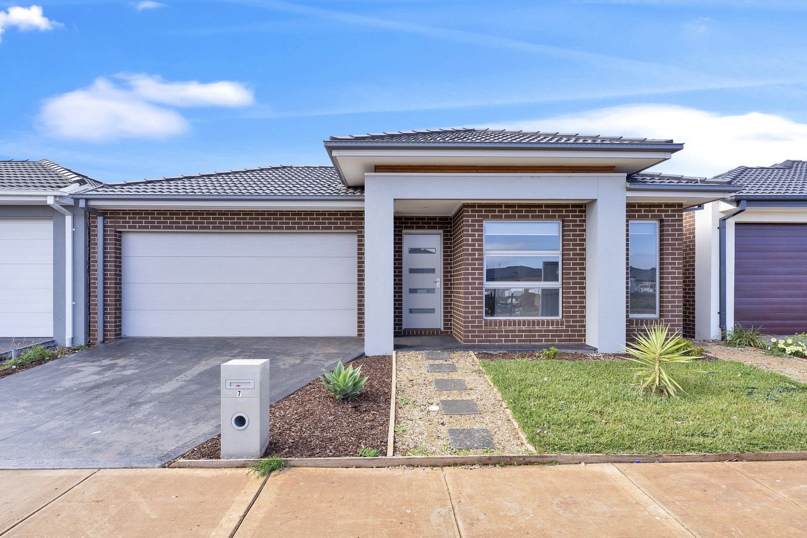 7 Lina Way, Melton South VIC 3338, Image 0