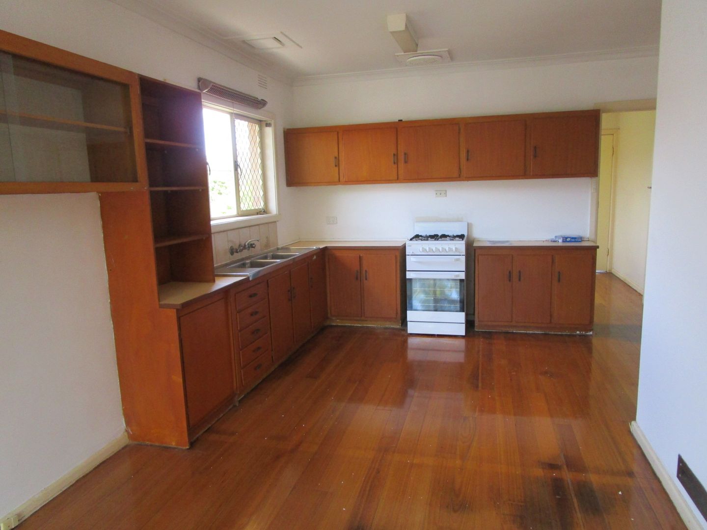 28 Brazilia Drive, Glen Waverley VIC 3150 House For Rent 680 Domain