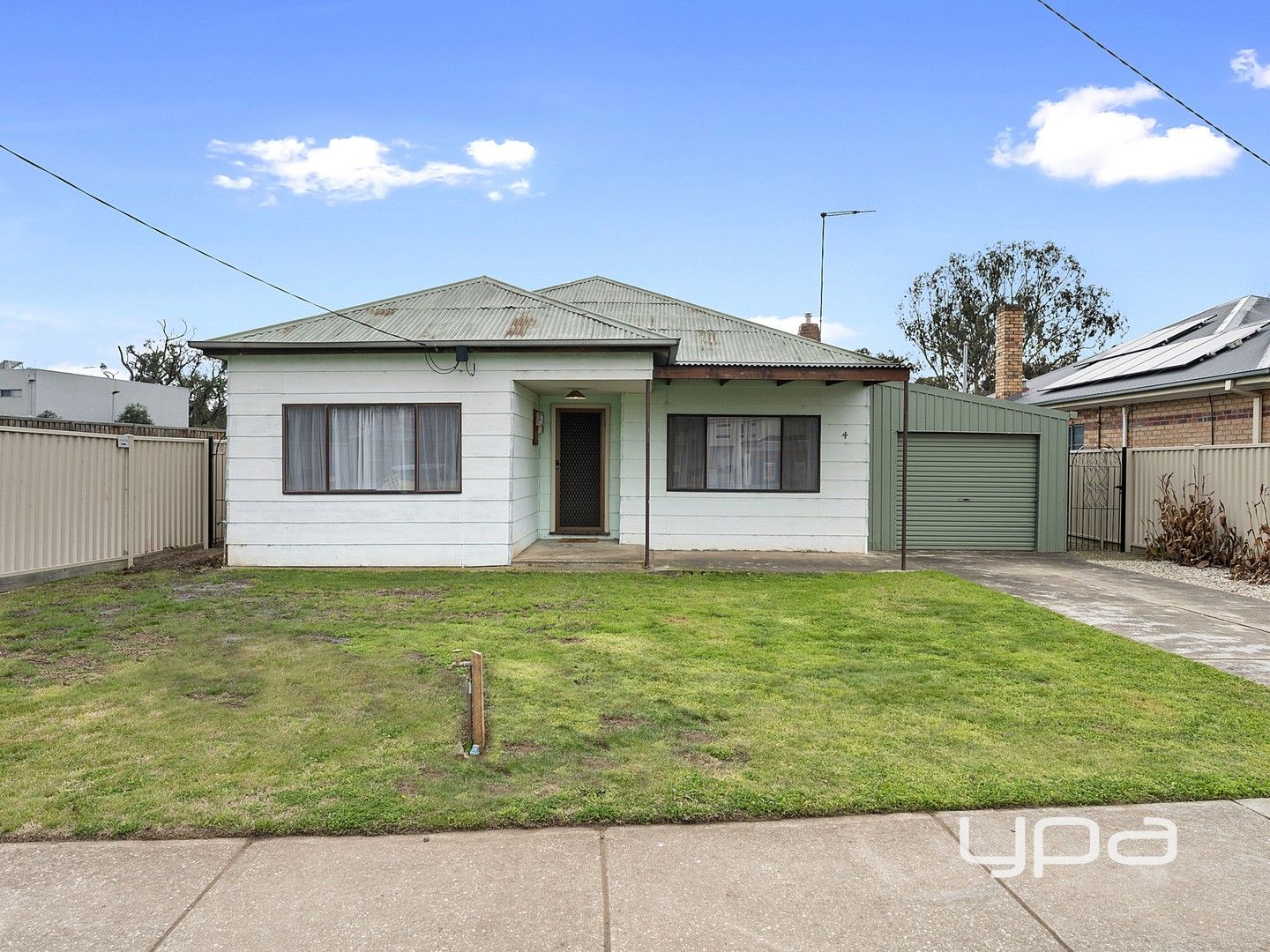 3 bedrooms House in 4 Labilliere Street MADDINGLEY VIC, 3340