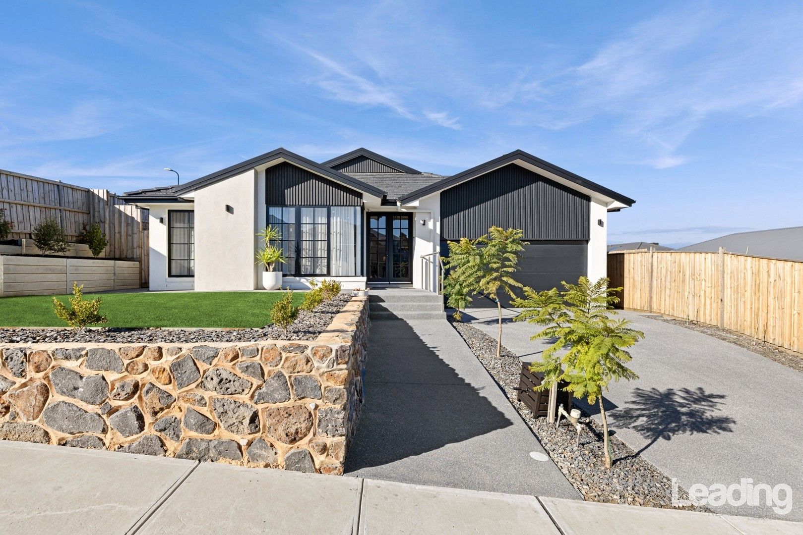 5 bedrooms House in 29 Retreat Crescent SUNBURY VIC, 3429