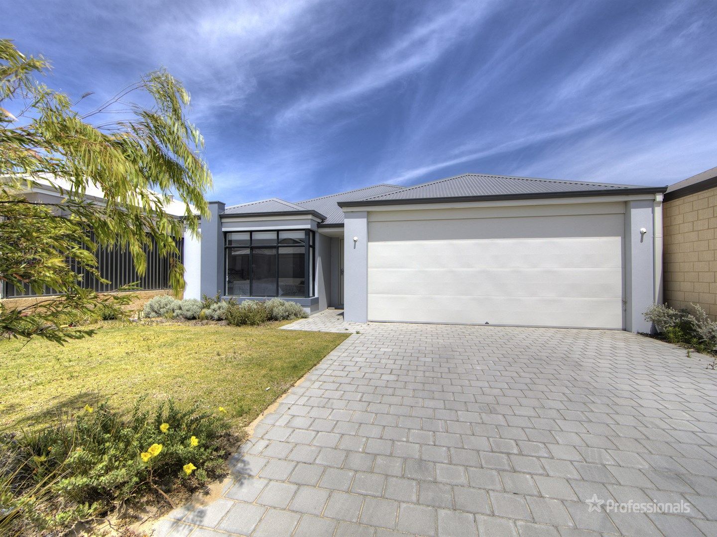 4 bedrooms House in 19 Pandora Drive JINDALEE WA, 6036