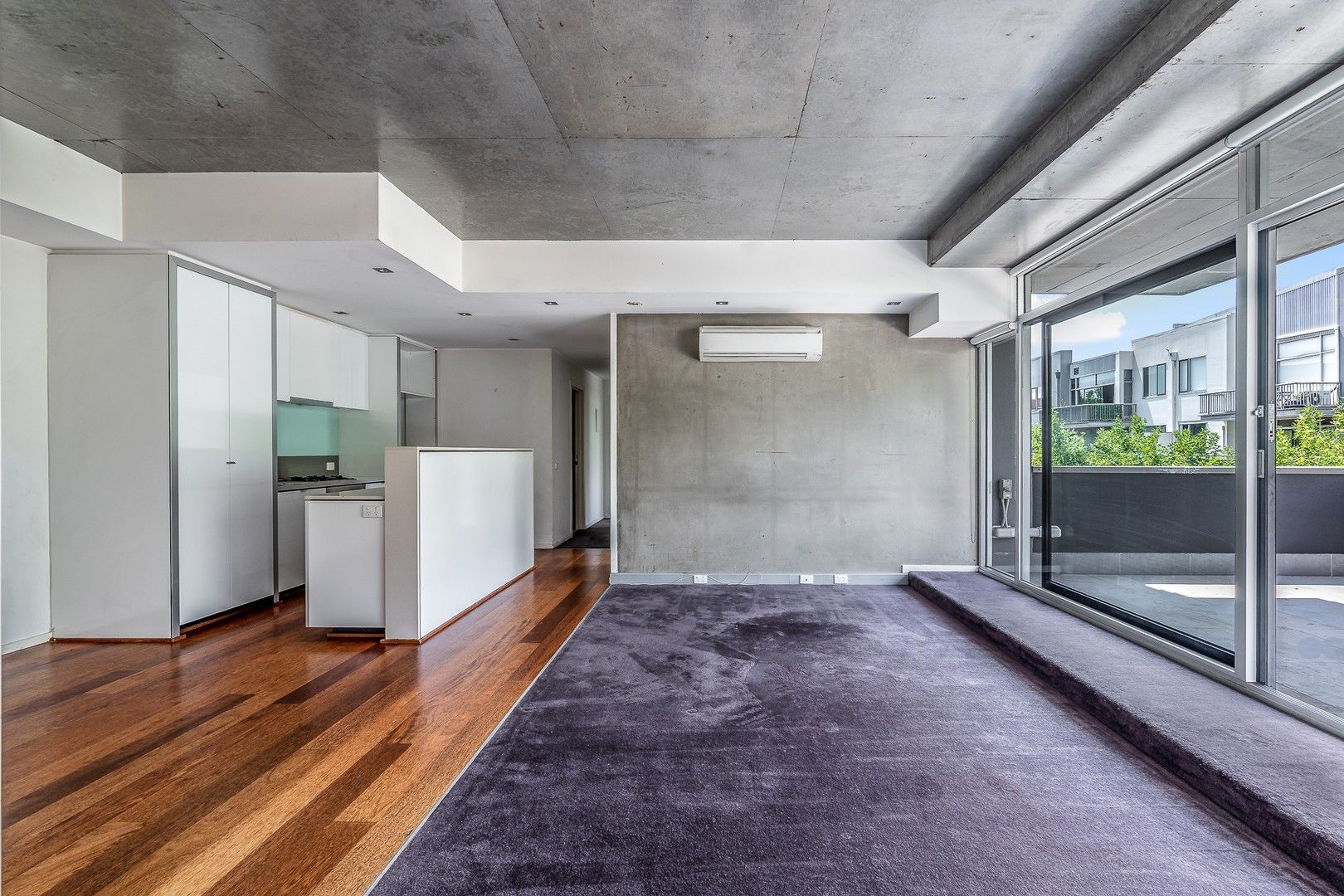 3 bedrooms Apartment / Unit / Flat in 16/10 Clifton Street PRAHRAN VIC, 3181