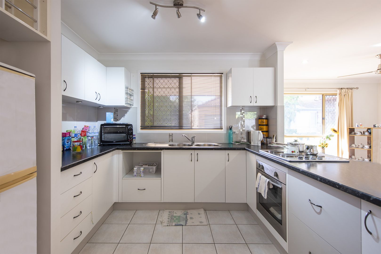 4/2 Corella Place, Runcorn QLD 4113, Image 2