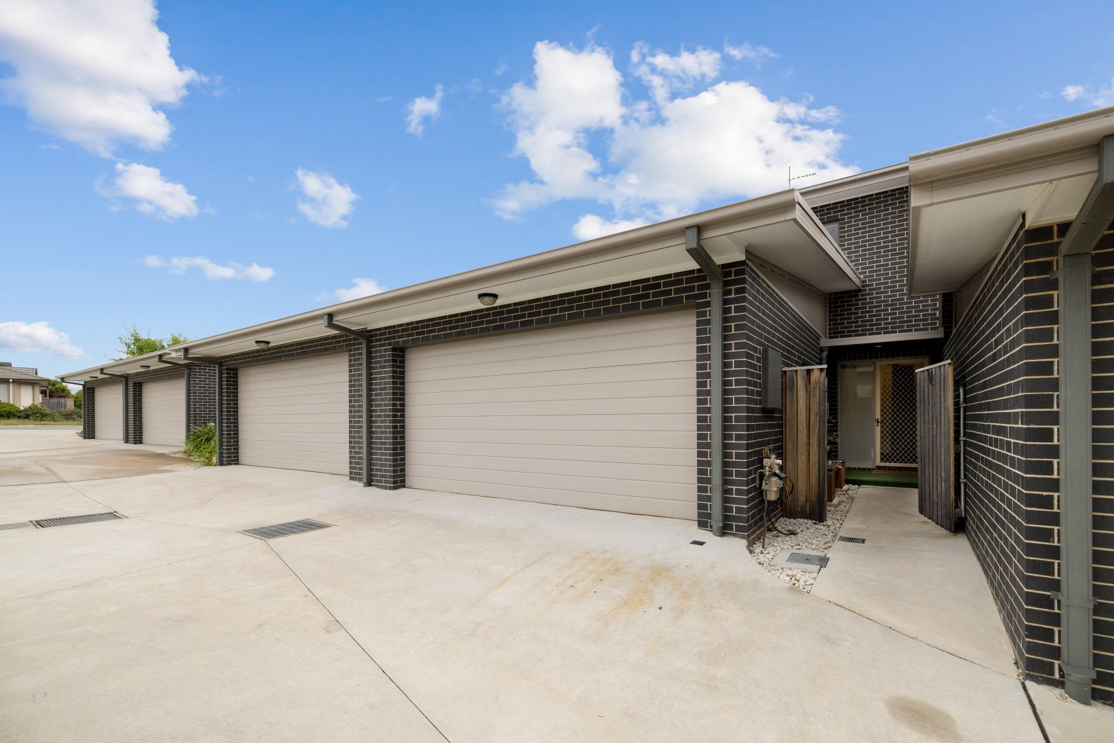 10/4 Annie Douglas Street, Casey ACT 2913, Image 2