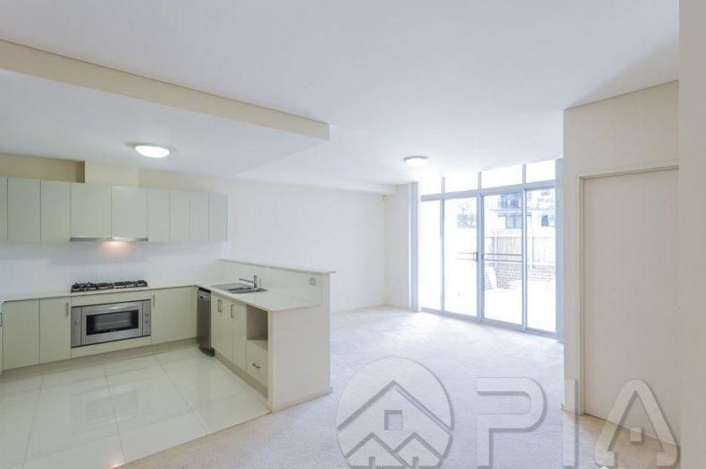 2 bedrooms Apartment / Unit / Flat in 2/23-35 Crane Rd CASTLE HILL NSW, 2154