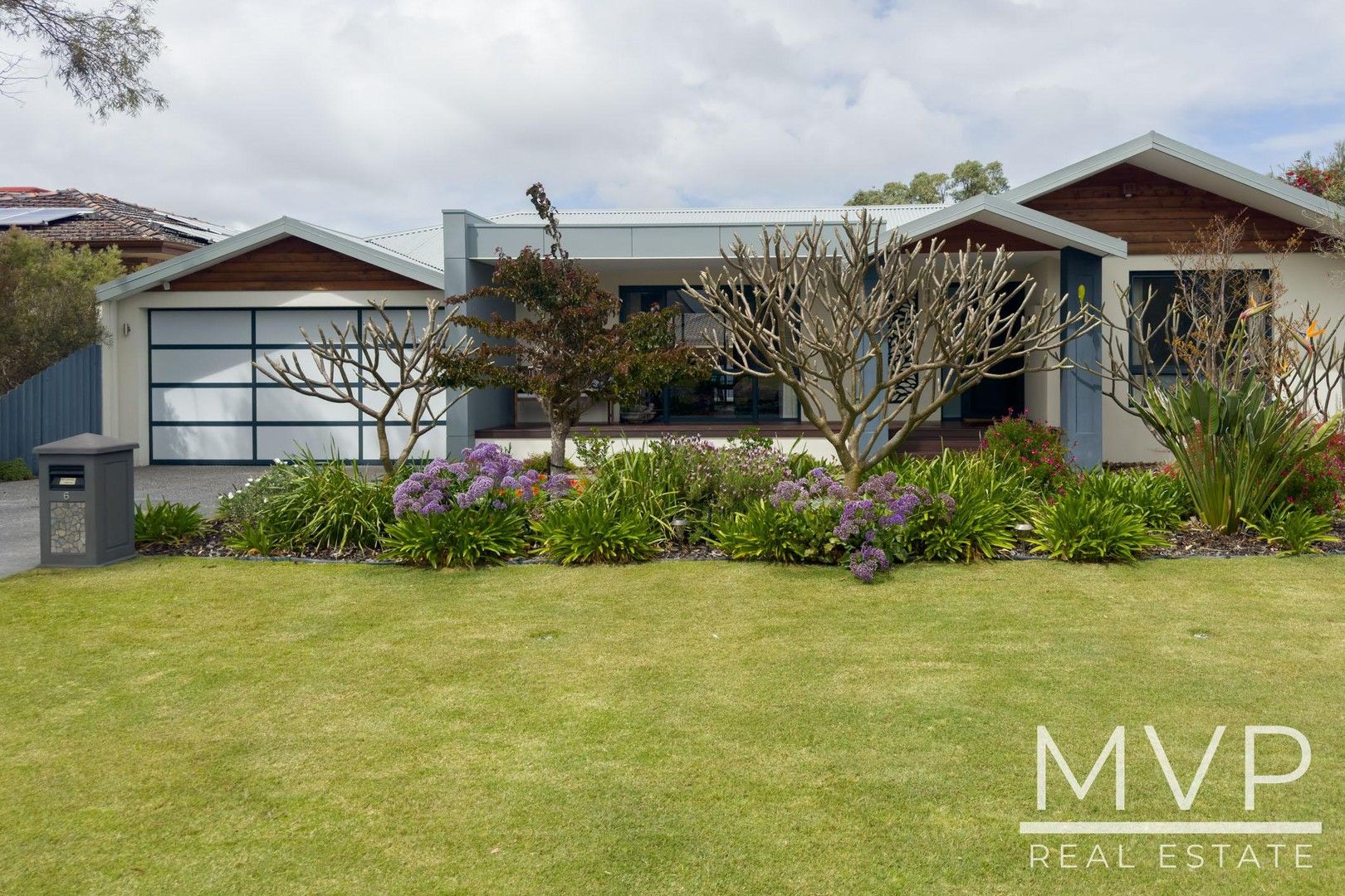 4 bedrooms House in 6 Dorward Court KARDINYA WA, 6163