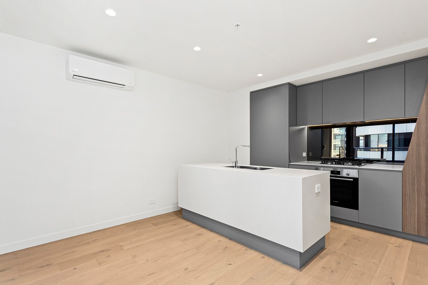 2 bedrooms Apartment / Unit / Flat in 902/1 Joseph Road FOOTSCRAY VIC, 3011