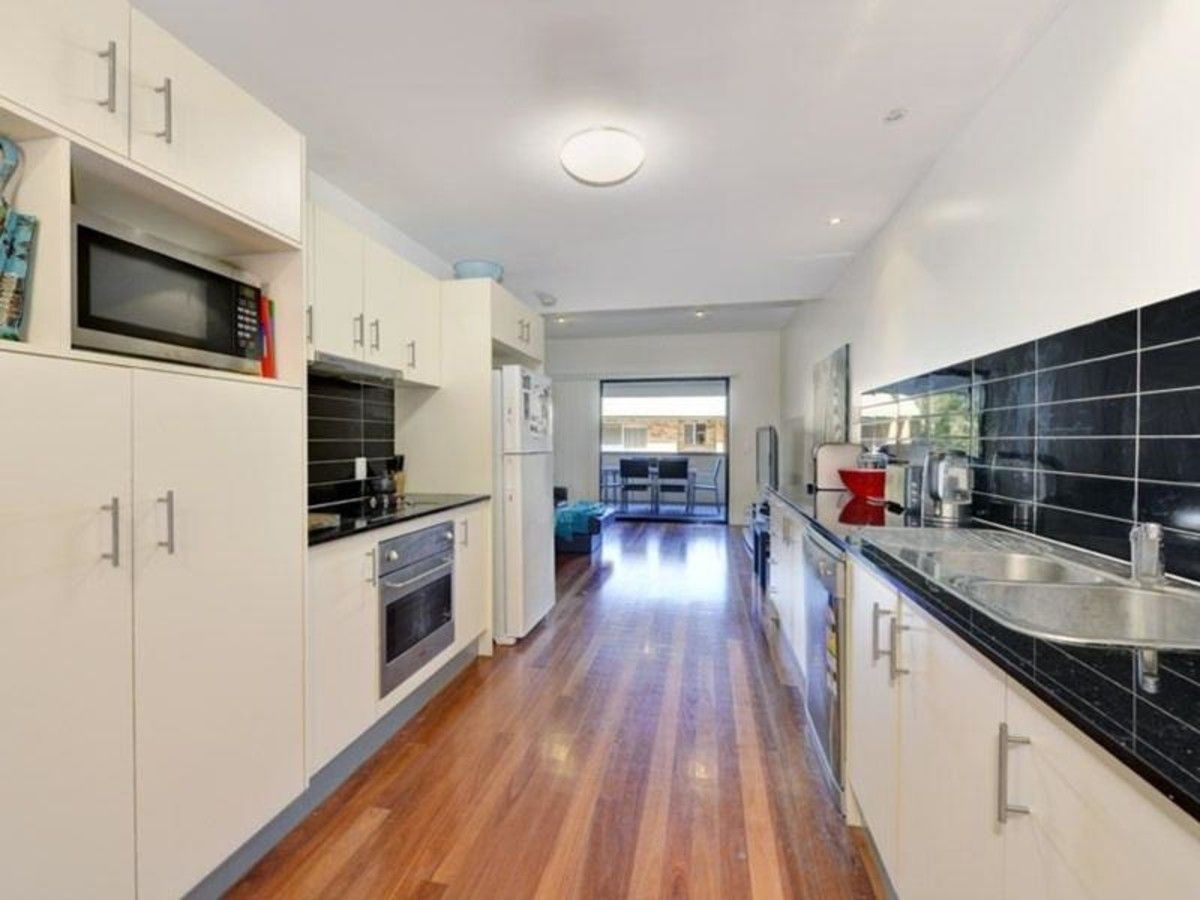 2 bedrooms Townhouse in 5/254 Riding Road BALMORAL QLD, 4171