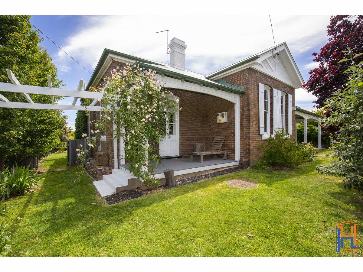 151 Brown Street, Armidale NSW 2350 Domain