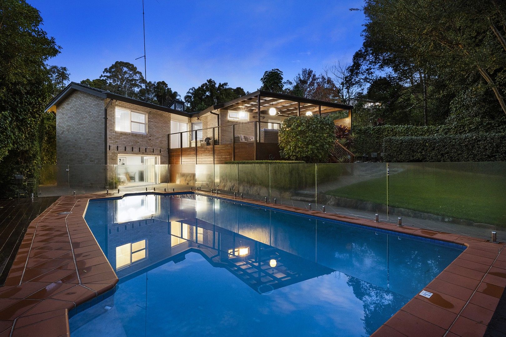 5 bedrooms House in 2 Camden Gardens TURRAMURRA NSW, 2074