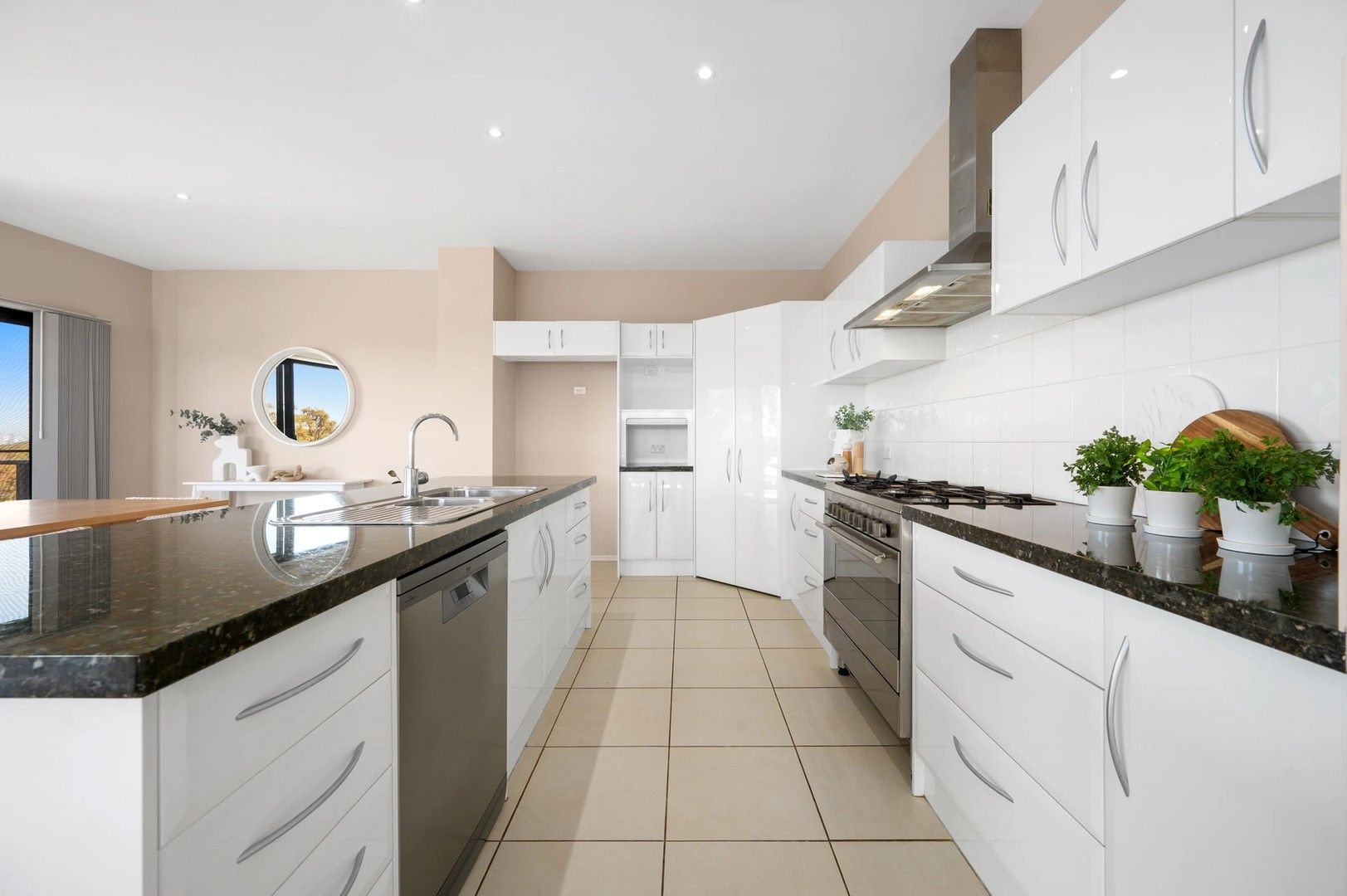 5 bedrooms House in 61 Uplands Drive PARKWOOD QLD, 4214