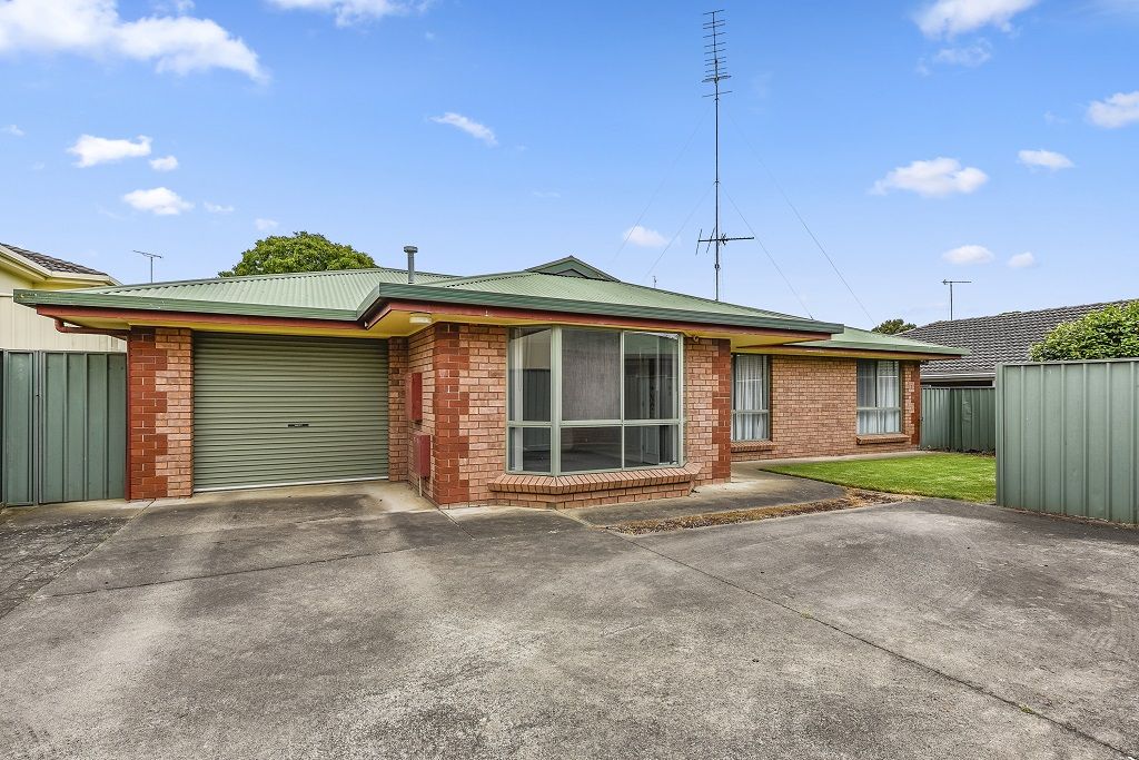 2 bedrooms Apartment / Unit / Flat in 2/16 Yeates Street MOUNT GAMBIER SA, 5290